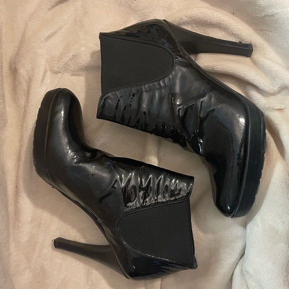 Stuart Weitzman Heeled Booties - Picture 4 of 10